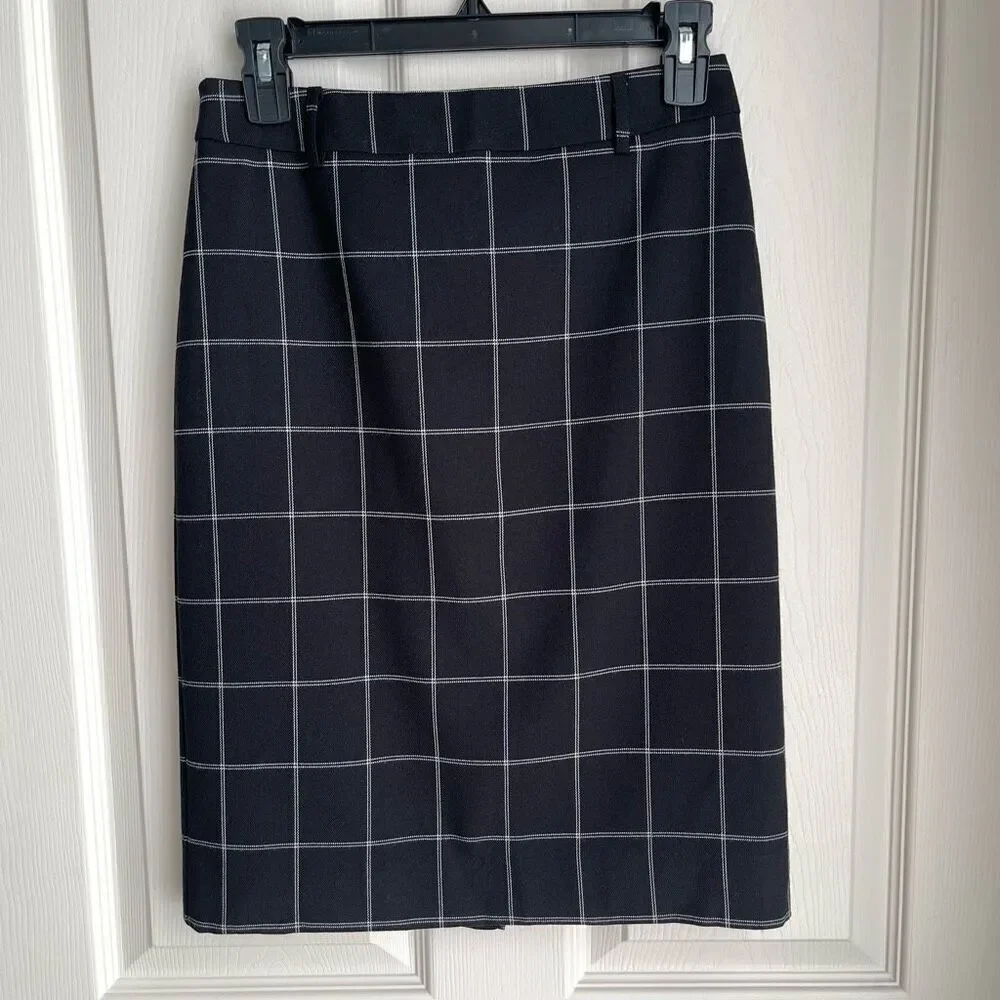NWT Le Chateau Grid Check Pencil Skirt - 1/2